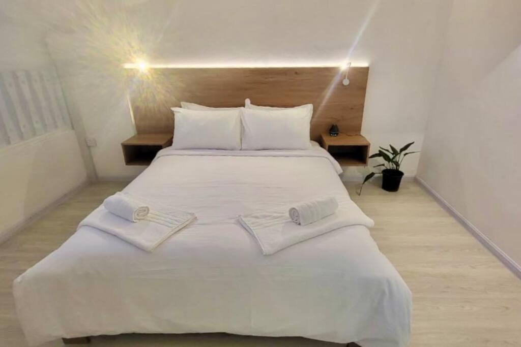 3 Bedroom Beachside Apartment - 30 Secs From Beach Flic en Flac Екстер'єр фото